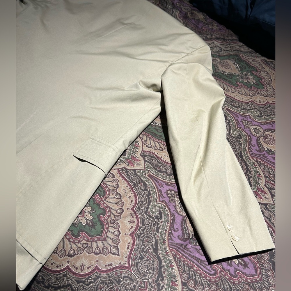 Brooks Brothers men’s Blazer Khaki color see photos description for measurements - Picture 11 of 11